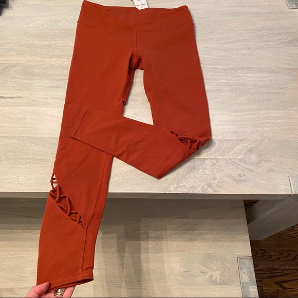 NWT Alo yoga entwine legging cutout large - Picture 8 of 9